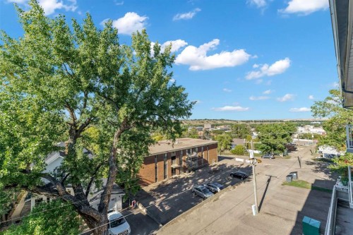 304-252 4 Street Se, Medicine Hat, AB 