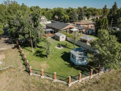 403 13 Street SEMedicine Hat, AB T1A 1X1