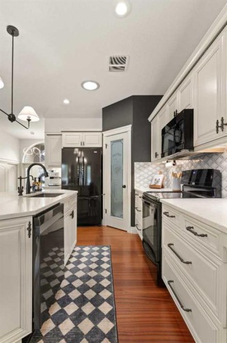 88 Greenwood Court Sw, Medicine Hat, AB 