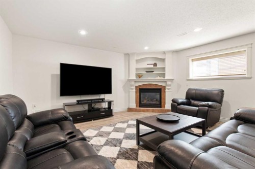 88 Greenwood Court Sw, Medicine Hat, AB 