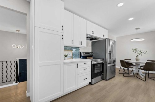60 Gray Crescent Nw, Medicine Hat, AB 