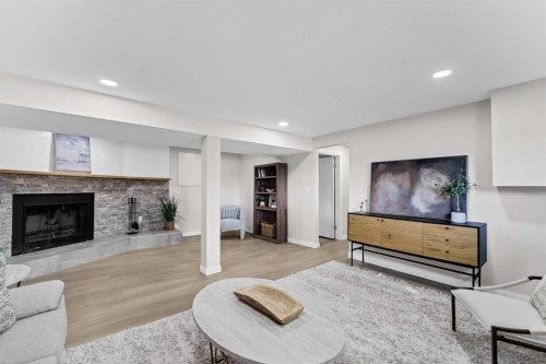 60 Gray Crescent Nw, Medicine Hat, AB 