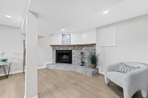 60 Gray Crescent Nw, Medicine Hat, AB 