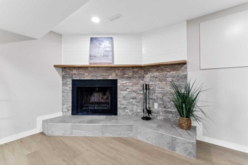 60 Gray Crescent Nw, Medicine Hat, AB 