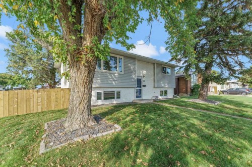 60 Gray Crescent Nw, Medicine Hat, AB 