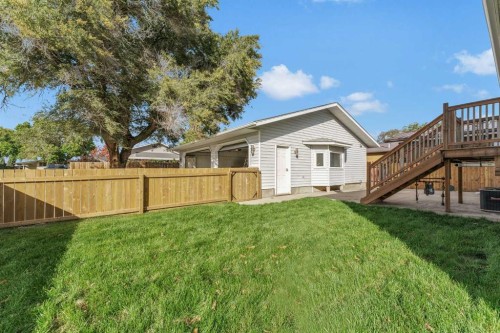 60 Gray Crescent Nw, Medicine Hat, AB 