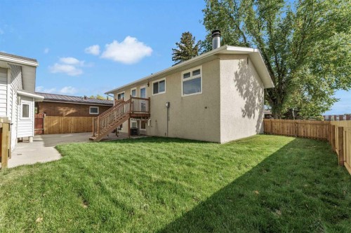 60 Gray Crescent Nw, Medicine Hat, AB 