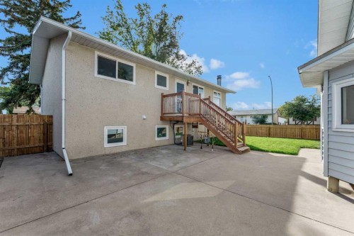 60 Gray Crescent Nw, Medicine Hat, AB 