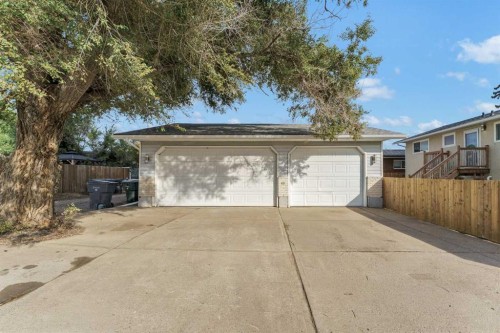 60 Gray Crescent Nw, Medicine Hat, AB 