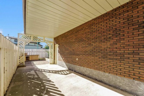 167 Primrose Drive Se, Medicine Hat, AB 
