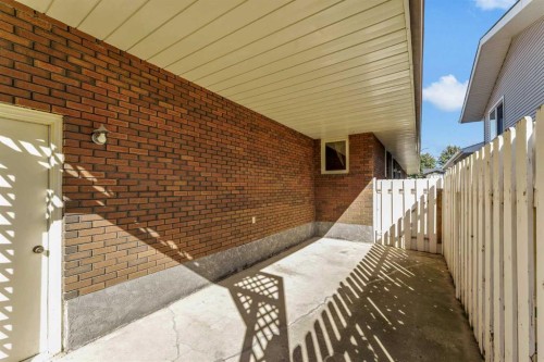 167 Primrose Drive Se, Medicine Hat, AB 