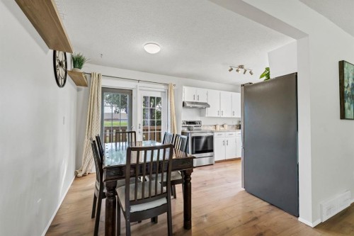 253 11 Street Ne, Medicine Hat, AB 