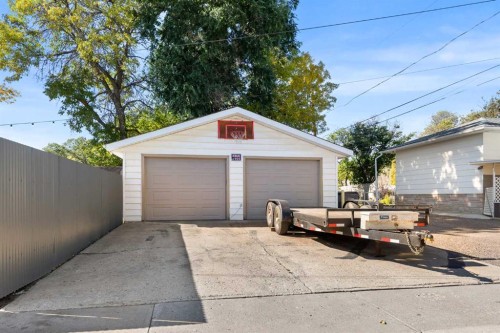 1178 Queen Street Se, Medicine Hat, AB 