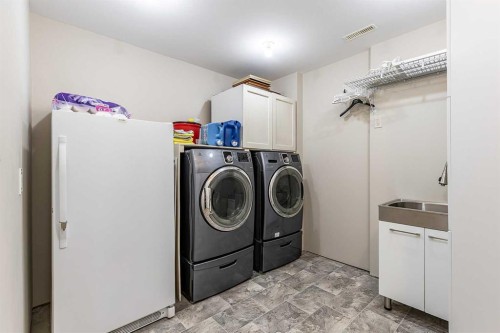 604 Vista Drive Se, Medicine Hat, AB 