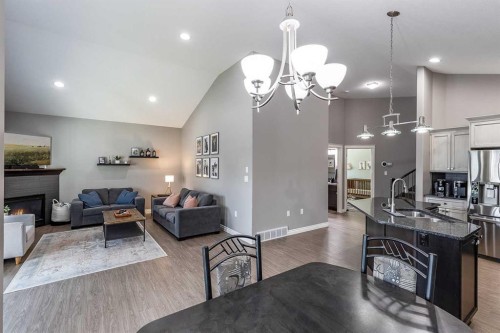 32 Hamptons Crescent Se, Medicine Hat, AB 