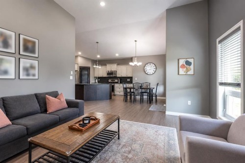 32 Hamptons Crescent Se, Medicine Hat, AB 