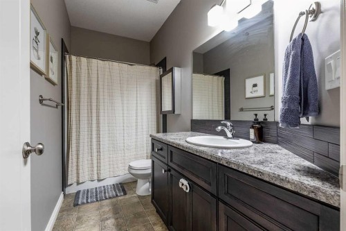 32 Hamptons Crescent Se, Medicine Hat, AB 