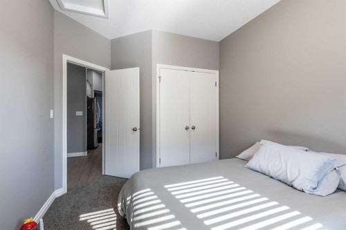 32 Hamptons Crescent Se, Medicine Hat, AB 