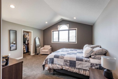 32 Hamptons Crescent Se, Medicine Hat, AB 