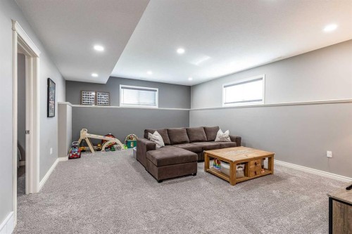 32 Hamptons Crescent Se, Medicine Hat, AB 