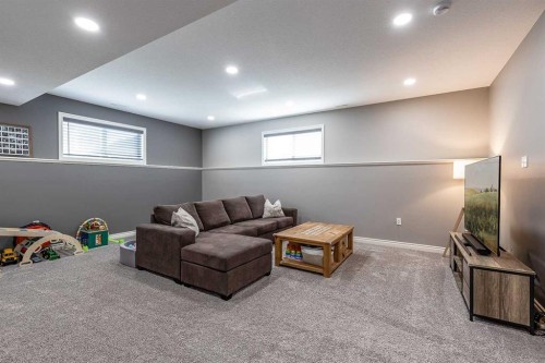 32 Hamptons Crescent Se, Medicine Hat, AB 