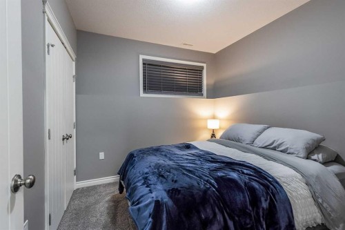 32 Hamptons Crescent Se, Medicine Hat, AB 