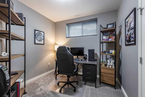 32 Hamptons Crescent Se, Medicine Hat, AB 