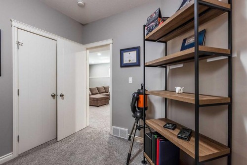 32 Hamptons Crescent Se, Medicine Hat, AB 