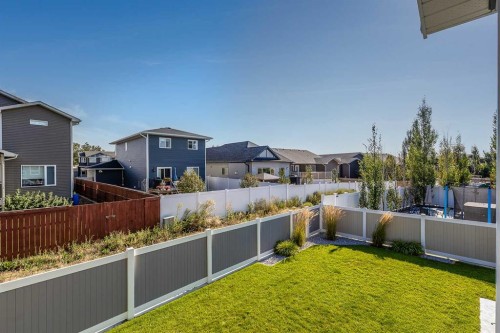 32 Hamptons Crescent Se, Medicine Hat, AB 