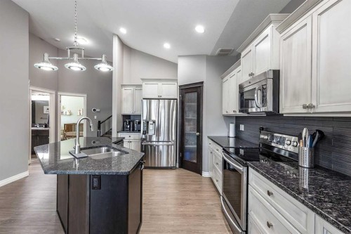 32 Hamptons Crescent Se, Medicine Hat, AB 