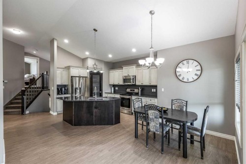 32 Hamptons Crescent Se, Medicine Hat, AB 