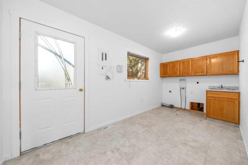 150 Chudleigh Street, Etzikom, AB 