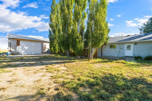 150 Chudleigh Street, Etzikom, AB 