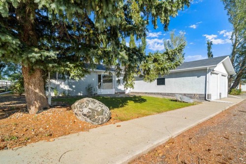 150 Chudleigh Street, Etzikom, AB 
