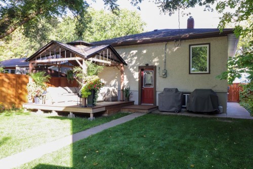 51 3 Street Ne, Medicine Hat, AB 