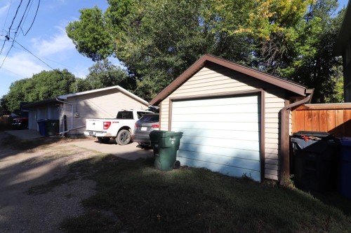 51 3 Street Ne, Medicine Hat, AB 