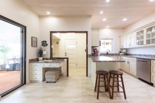 44 8 Street Ne, Medicine Hat, AB 