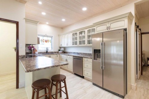 44 8 Street Ne, Medicine Hat, AB 