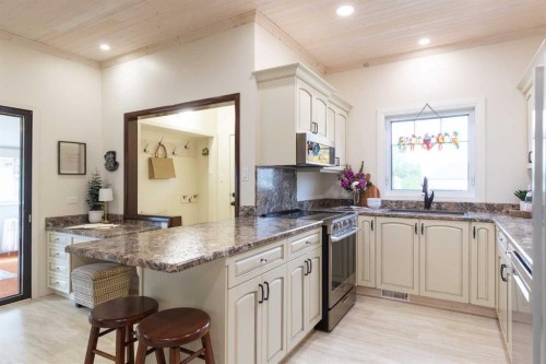 44 8 Street Ne, Medicine Hat, AB 