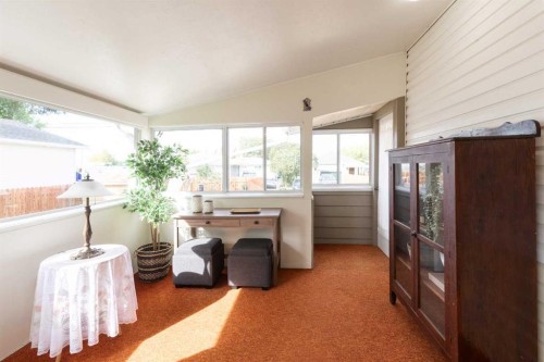 44 8 Street Ne, Medicine Hat, AB 