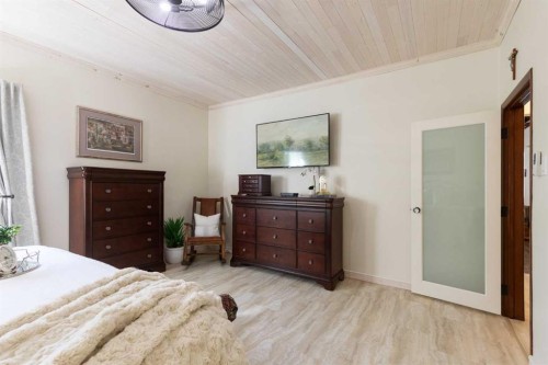 44 8 Street Ne, Medicine Hat, AB 