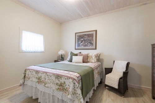 44 8 Street Ne, Medicine Hat, AB 