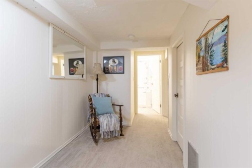44 8 Street Ne, Medicine Hat, AB 