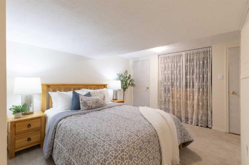 44 8 Street Ne, Medicine Hat, AB 