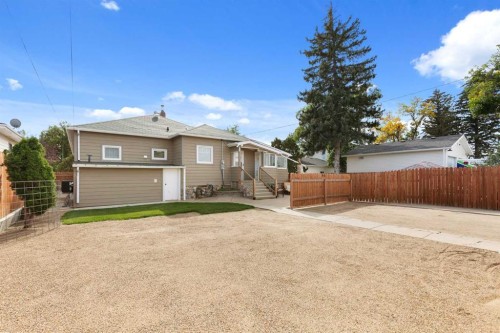 44 8 Street Ne, Medicine Hat, AB 