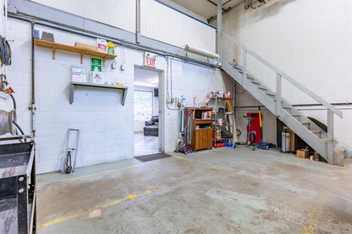 1944 11 Avenue Nw, Medicine Hat, AB 
