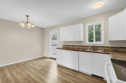 218 Carry Drive Se, Medicine Hat, AB 