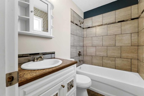 218 Carry Drive Se, Medicine Hat, AB 