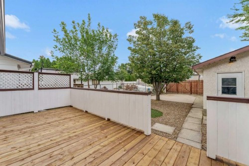 218 Carry Drive Se, Medicine Hat, AB 