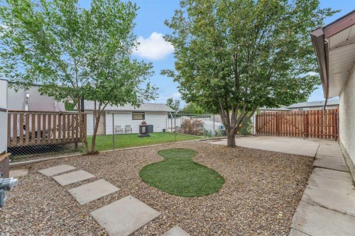 218 Carry Drive Se, Medicine Hat, AB 